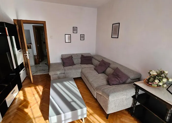 Urban Comfort 1Br Near South Park With Balcony