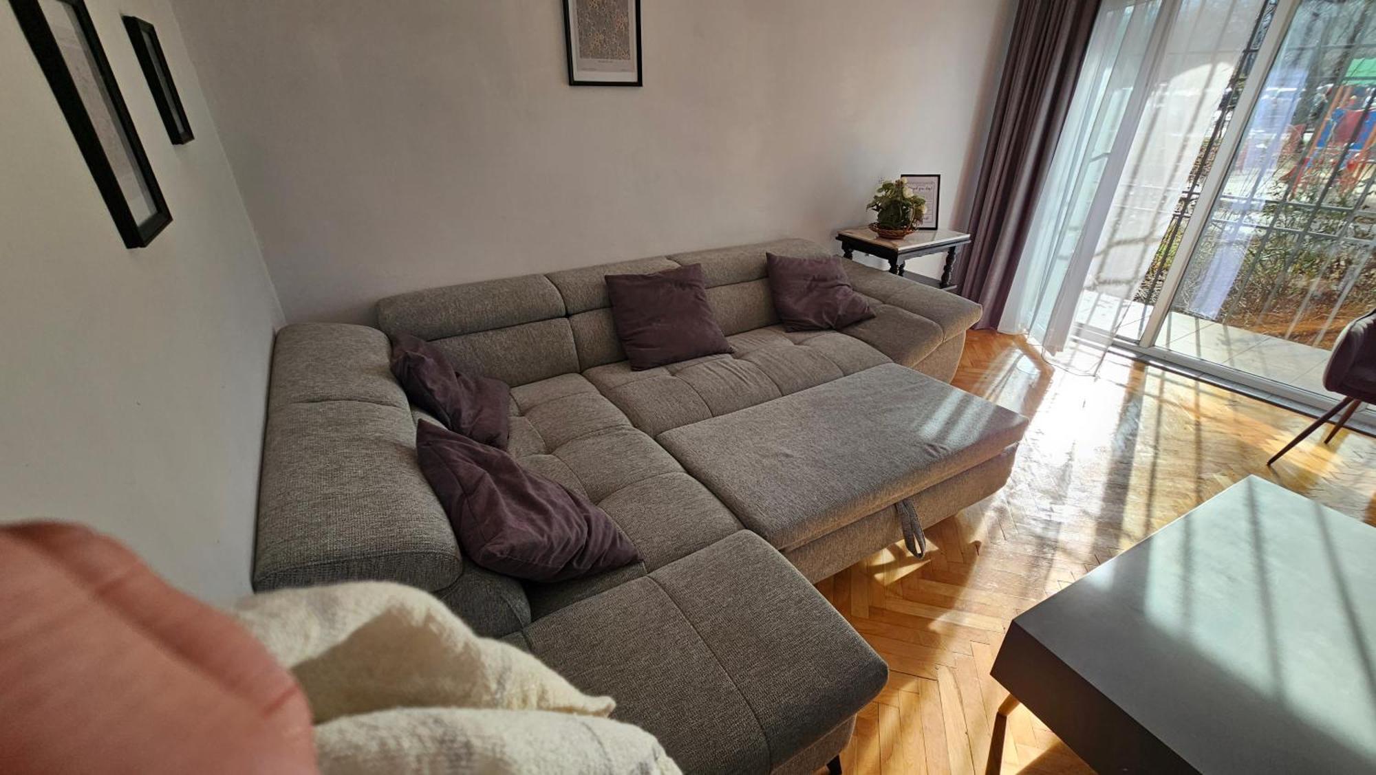 Urban Comfort 1br Near South Park With Balcony Apartment Sofia